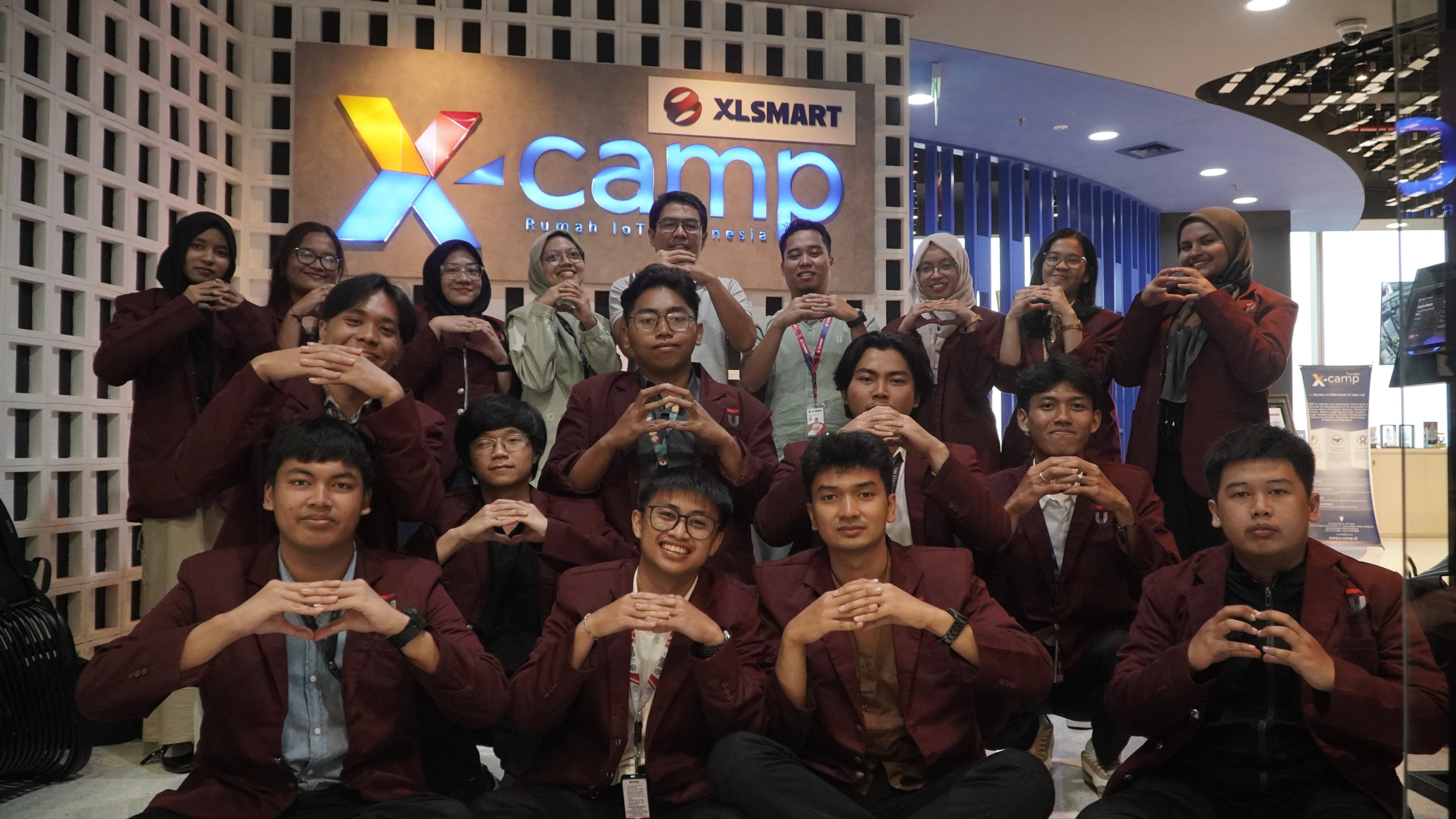 XCAMP OFFICE IMAGE