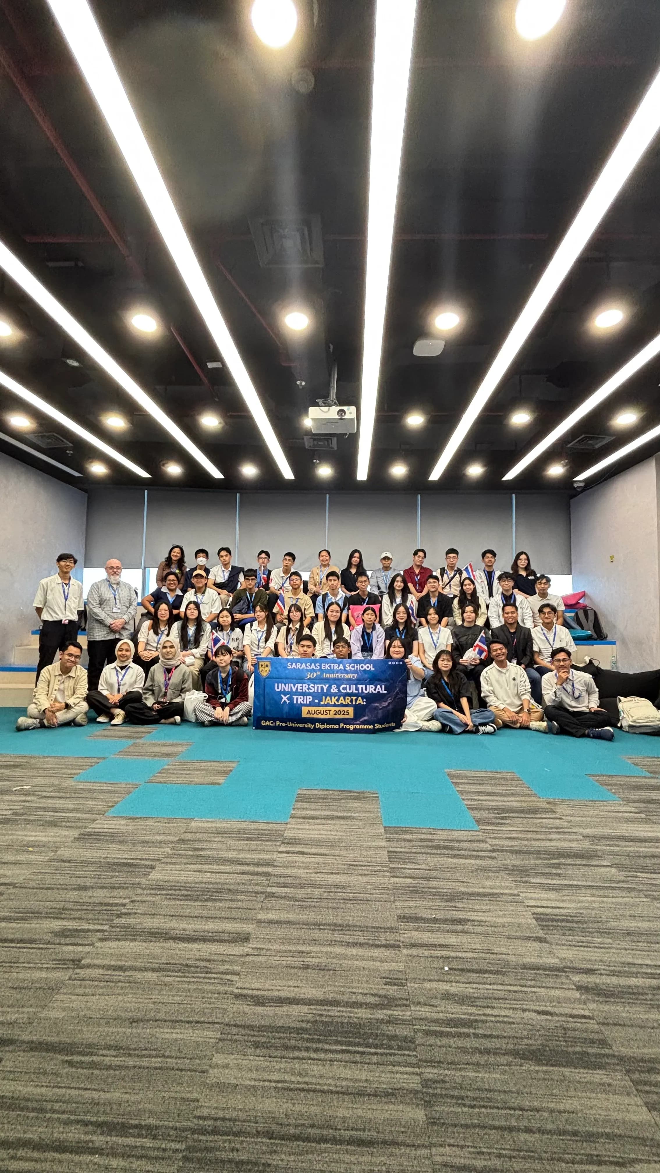 Binus International High School Kunjungi X-CAMP AIoT Lab di PT XLSMART TELECOM SEJAHTERA Tbk